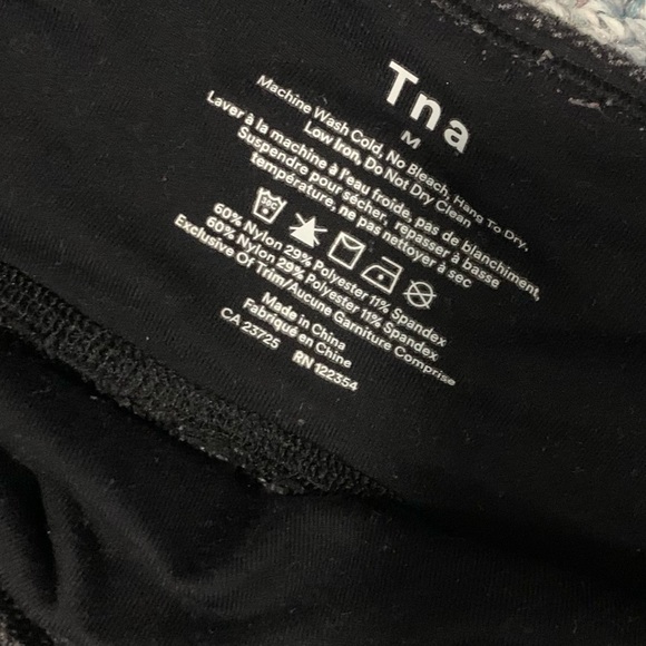 TNA Leggings - Picture 3 of 4